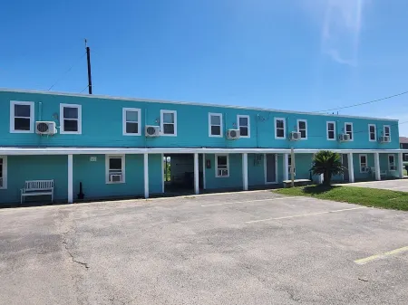 The Mark at Surfside, Apt. 8