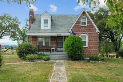 Charming 2-bedroom house with WiFi, AC, Gorgeous Views in serene Middletown Hotels near Belle Grove Plantation
