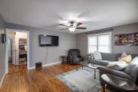 Charming 2-bedroom house in lovely La Crosse, minutes from downtown area