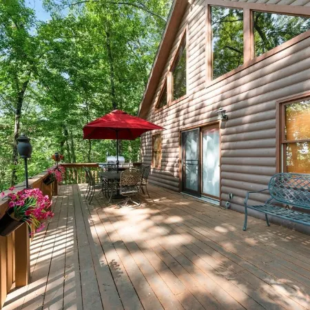 Table Rock Lake View, Huge Deck, Trees, Quiet, Updated, Decorated for Holidays!