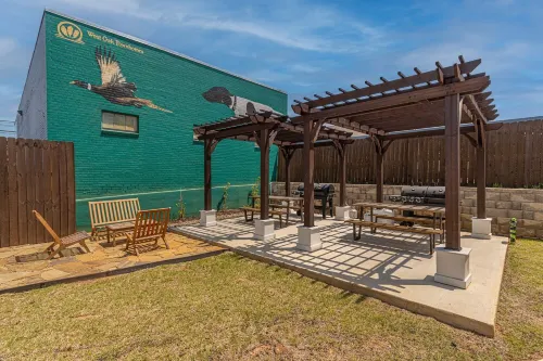 Luxe Downtown Townhouse – Walkable, Stylish & Spacious