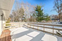 Cheerful Spacious Home near Lake Owasso