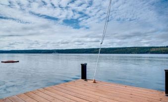 Spacious 5 bedroom Lakefront home - 0220y12000i2nc8rjFBFF R 339 206 R5 D