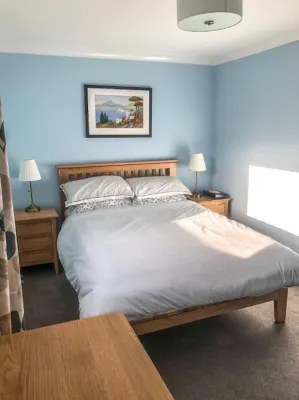 Comfy house in West Lothian - 10 min from the airport! Hotels in 