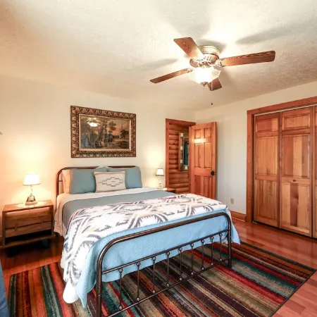 Hike-NAP-Sip-Repeat! 5-Star Shenandoah Cabin w/Wow Views Lovingston VA