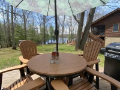 Lakefront, Wooded, & Secluded Home - Family Dogs Welcome. 加勒特縣酒店