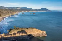 Mobley Myrtle Brook, secluded private retreat near beach. Pet friendly! Hotels in Port Orford