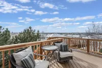 Aurora Manor with Breathtaking Views
