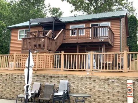 Quiet, Cozy Paoli Cabin Overlooking a Nice Pond