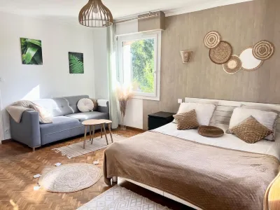 Grande Maison Bretonne Idéalement Située Proche Plages et Commerces ! Hôtels à proximité de : La Grande Plage des Rosaires