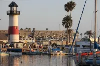 Exquisitely Remodeled Beachside Condo W/ Whitewater Views