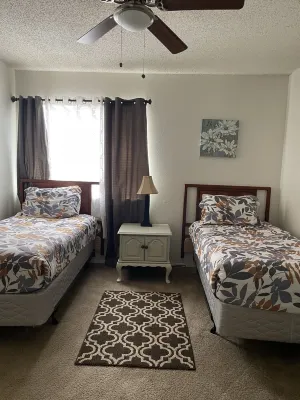 Upstairs 2 bedroom 2 bath overlooking to pool