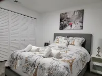 Bright-Lovely 2 Bed 1 Bath,15 Minutes From Beach Walmart Supercenter附近的飯店