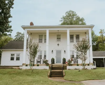Magnolia Inn - Columbia’s Sweet Southern Charmer Hôtels à proximité de : Chickasaw Trace Park