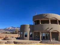 Beautiful Custom Tuscan 3,000 Sq/ft Home W/Pool