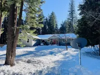 Lake life at it's best - 4Bedroom/2.5Bathroom house