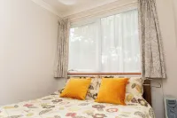 Delightful 2 bedroom holiday chalet, Hemsby, Norfolk