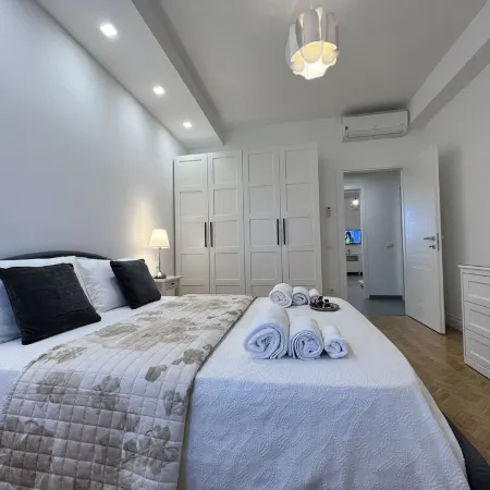 Dalia Apartment - Free Parking in the Historic Center of Alba - Langhe