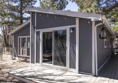 Family & Pet Friendly! HotTub, Playground, Gym & More! Near Lakes & Skiing!