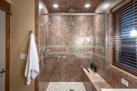 Mountain Studio - luxury finishes in upscale neighborhood, e-bikes included! - balkon