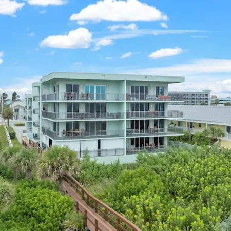 4th Floor AMAZING Direct Ocean Condo! 2500sqft!