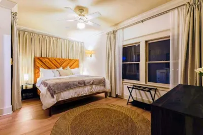 Boho Vibe House with Pool near Hollywood Hotels near Disney Store