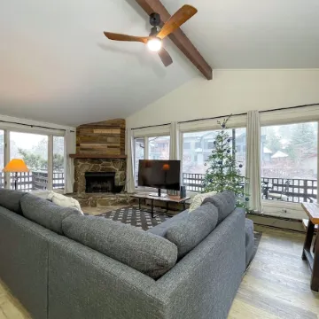 Perfect Cabin to Enjoy a Riverfront Vacation #6176