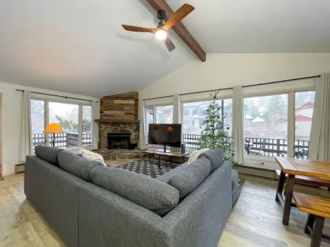 Perfect Cabin to Enjoy a Riverfront Vacation #6176