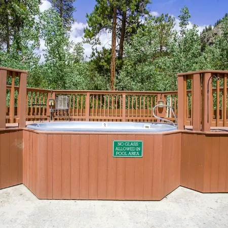 -Recently Remodeled- Condo in the Woods, On Resort Shuttle, close to River Run!