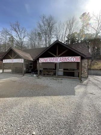 Beautiful Scenic River Cabin just 1/2 mile from Current River!