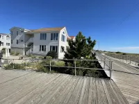 Beautiful Beach Front - 3 BR 3 Bath