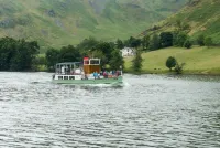 Beautifully appointed cottage in extensive grounds