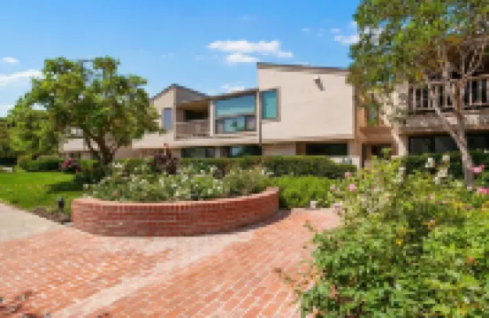 Highly Upgraded 2 Bedroom 2.5 Bath Condo Located in Gated Complex On the Bluff