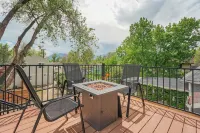 Boutique Downtown Oasis: Hot Tub + Views + 5 min from Everything!