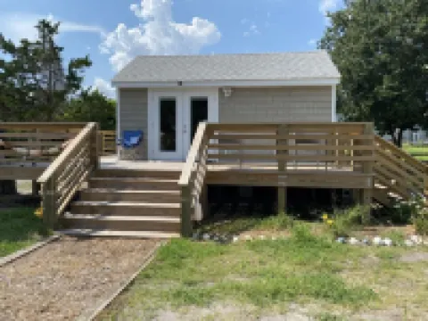 Charming Historic Cottage with Private Waterfront on Core Sound -Pet Friendly