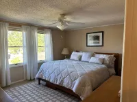 3 Bedroom home w/ lake and mountain views near skiing, and cultural attractions! Hotels near Berkshire Museum