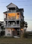 Views! Family Friendly 4 bedroom, sleeps 11, steps to the Beach, Sound or Pool.