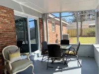 Cozy Coastal Abode- 4bed,3bath