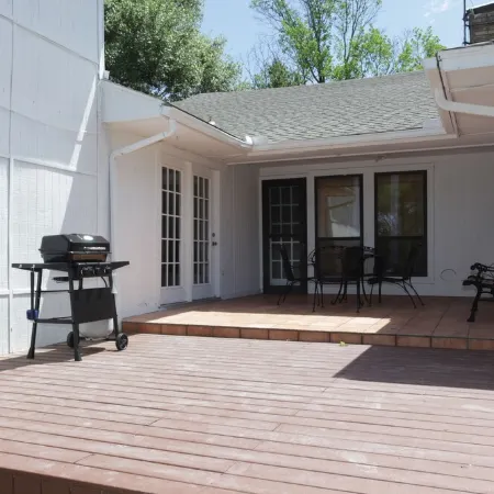 Lake view, Spacious 5 bedrooms, big lot, sleep 18