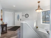 Cozy Michigan Retreat Near Wineries • Deck, Firepit & Fall Foliage