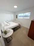 Cozy Boho Inspired Duplex - with 4 person HOTUB! Hôtels à proximité de la Vancouver, Washington Amtrak Station