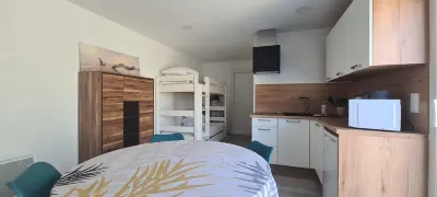 Logement à 200m de la Plage - Les Huttes Hotels near Camping Le Sabia - Île d'Oléron