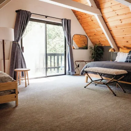 Good Life Cabin- EV-Hot Tub-Lake Access-Pups OK Отели в г. Арнолд