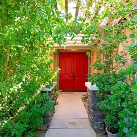Stylish home with private pool & spa and game room.  Near Festivals & La Quinta.