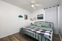 Newly Renovated Townhome with THREE KING-SIZE beds