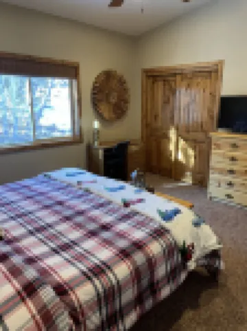 Royal Mountain Getaway - Cabin Sleeps 22!