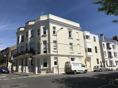 Regency Style Spacious Seaview Apartment. Sleeps up to 6!