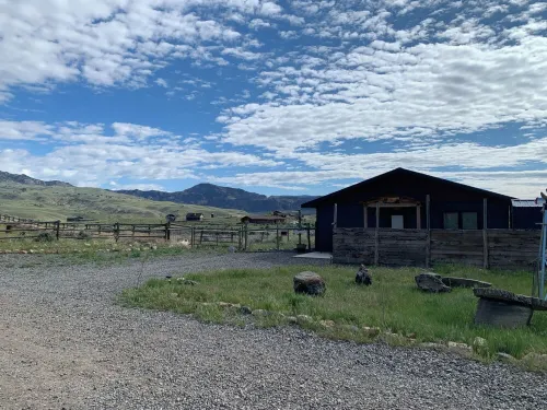 In the beautiful town of Wapiti Wy, only 32 miles from E gate of Yellow stone