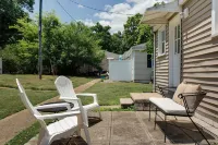Cottage Charmer-Walkable/Bars/Restaurants/Pets ok