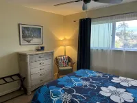 Menehune Shores 304: Stunning sunset views and just steps to the beach!